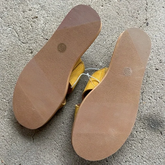 Sandals - Picture 2 of 3